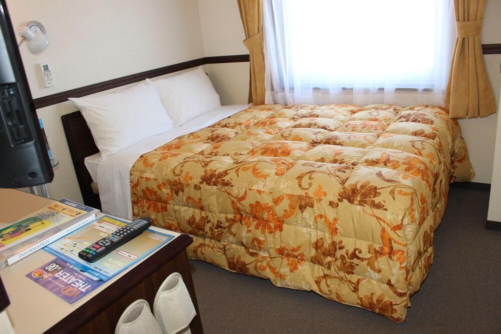 Toyoko Inn Saitama Iwatsuki Ekimae Exterior foto