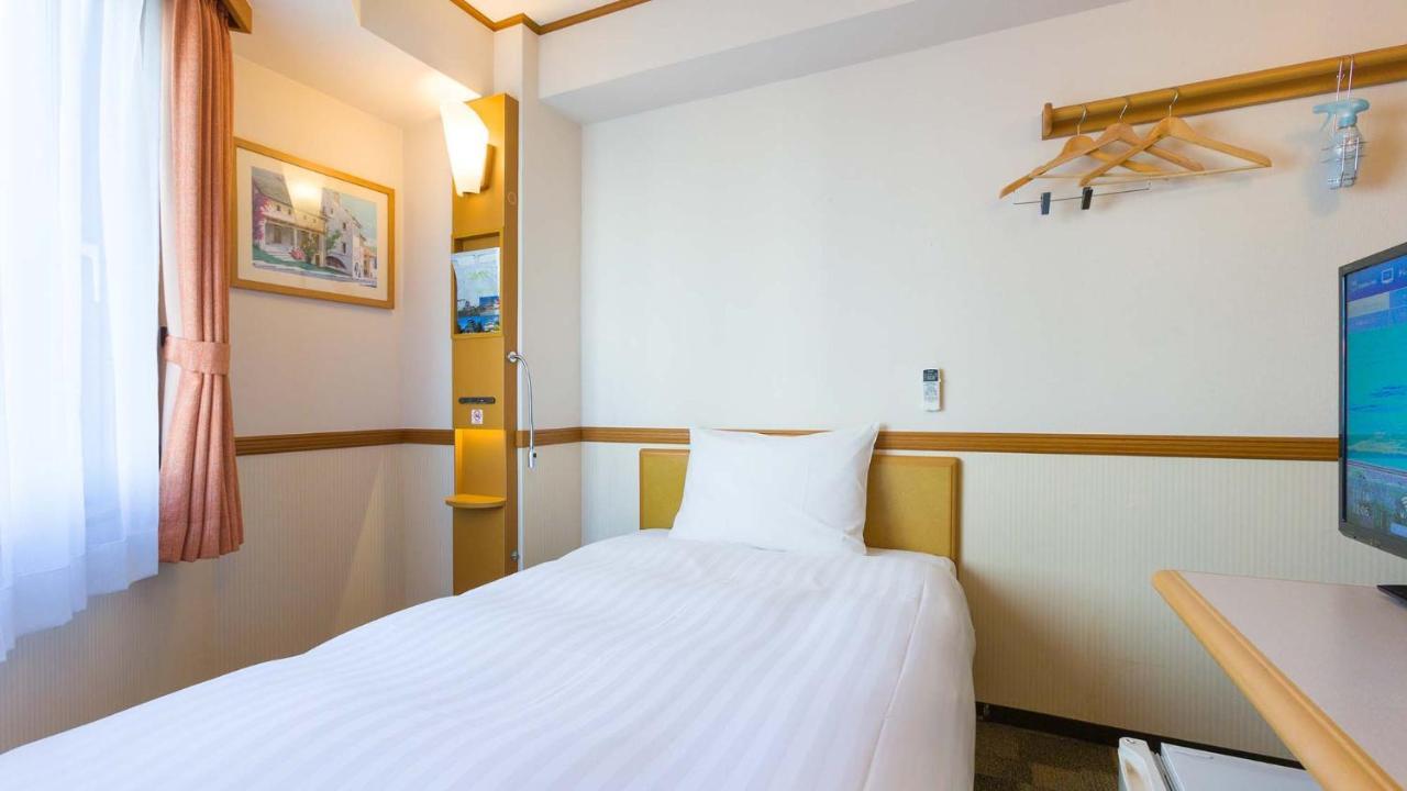 Toyoko Inn Saitama Iwatsuki Ekimae Exterior foto
